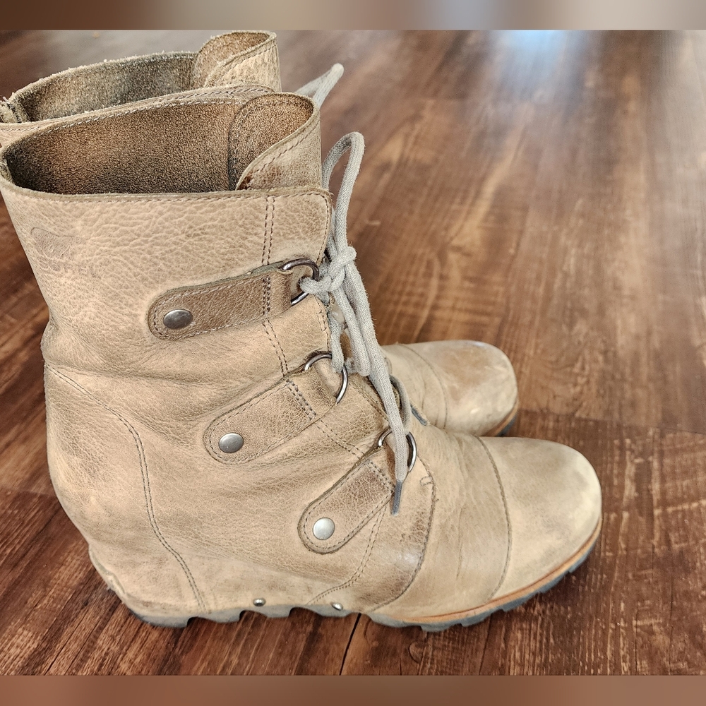 Sorel Joan of Arctic Wedge Boot - Sz 9